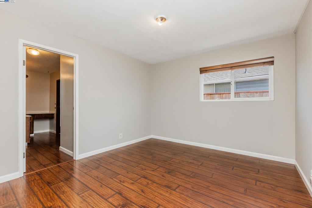 BAY WOOD - Residential