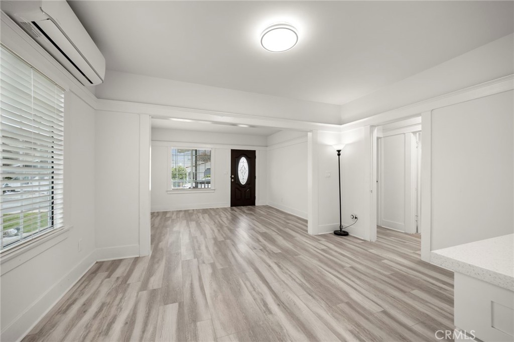 29 W Zane Street