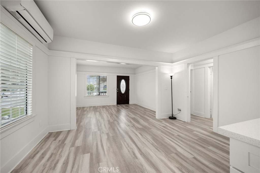 29 W Zane Street