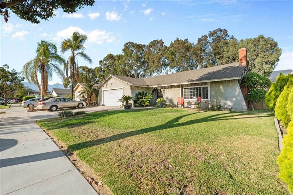 2453 S Marigold Place