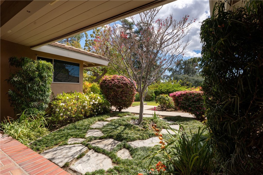 1960 Liliano Drive