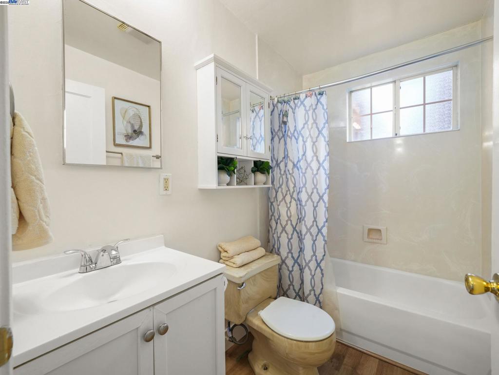 HAYWARD - Residential