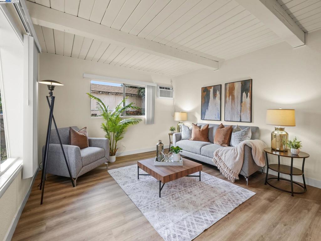 HAYWARD - Residential