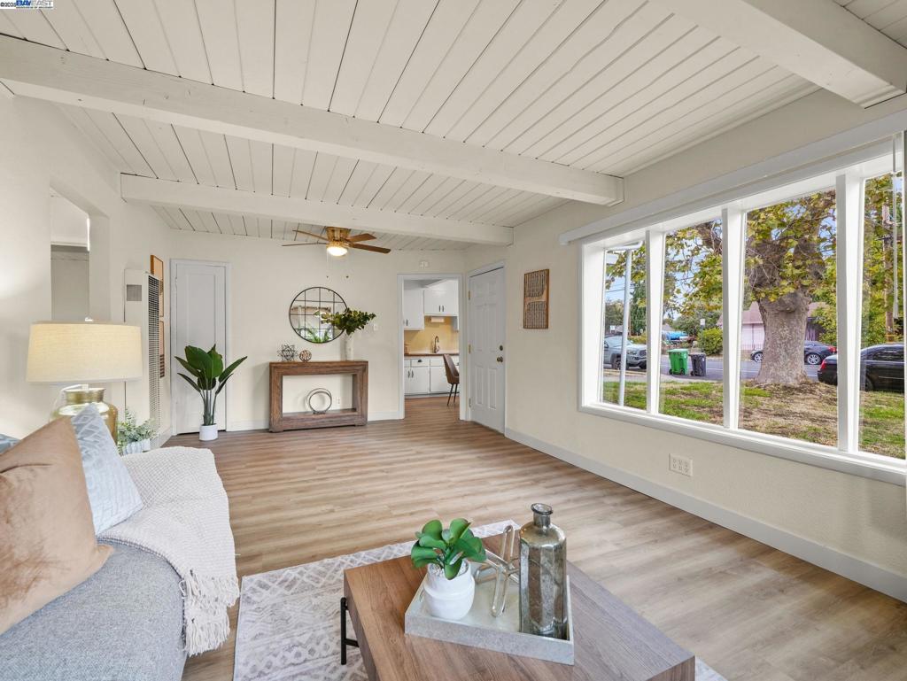 HAYWARD - Residential