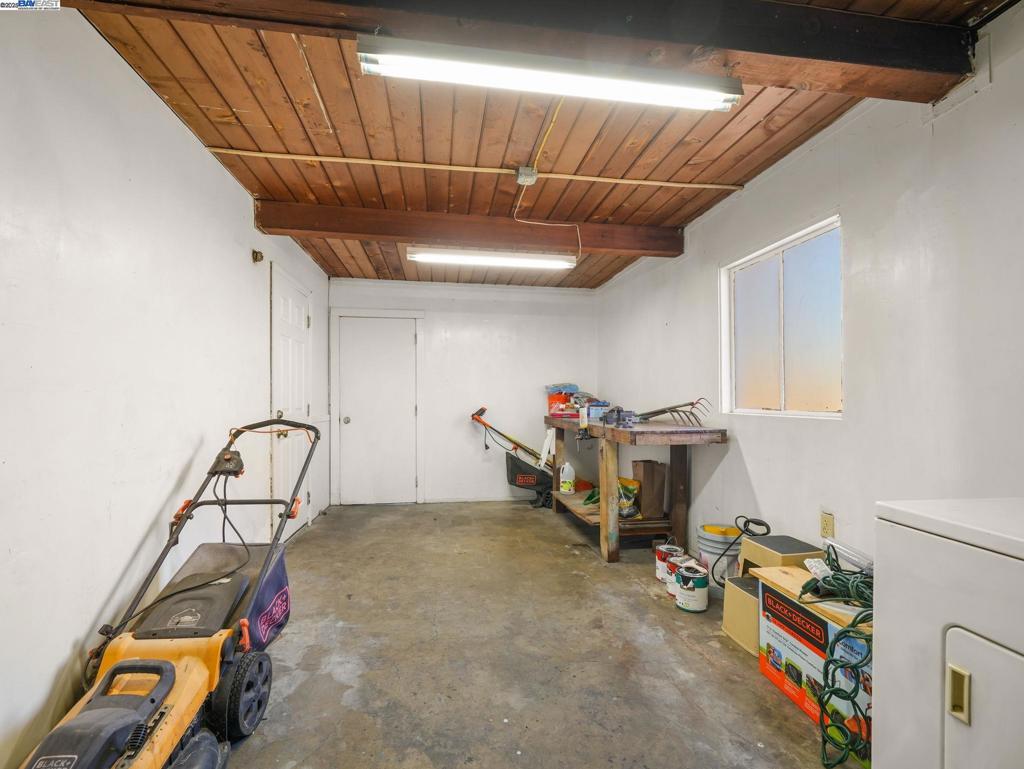 HAYWARD - Residential