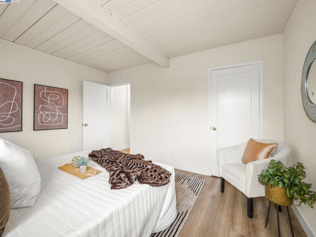 HAYWARD - Residential