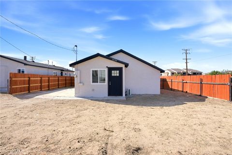 Photo of 2494 Nadean, Mojave, CA 93501 (MLS # SR26133510)
