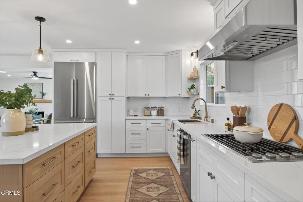 Beverly Glenn 4 - 1296 - Residential