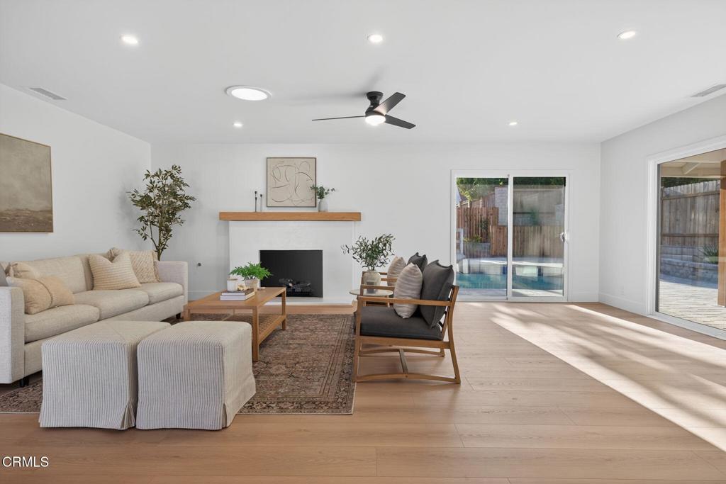 Beverly Glenn 4 - 1296 - Residential