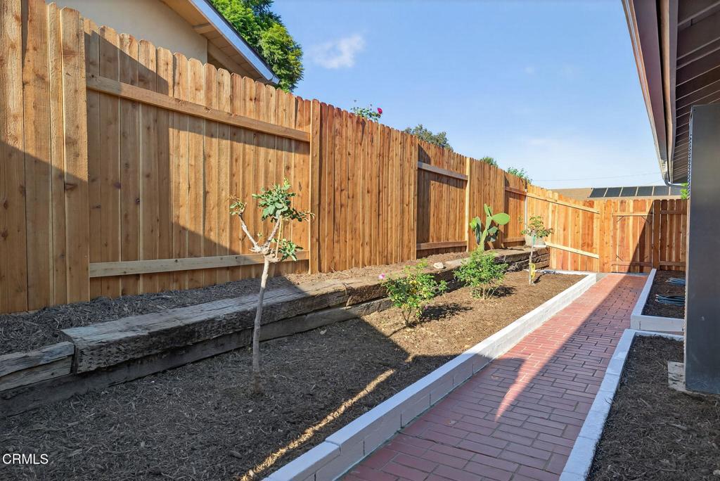 Beverly Glenn 4 - 1296 - Residential