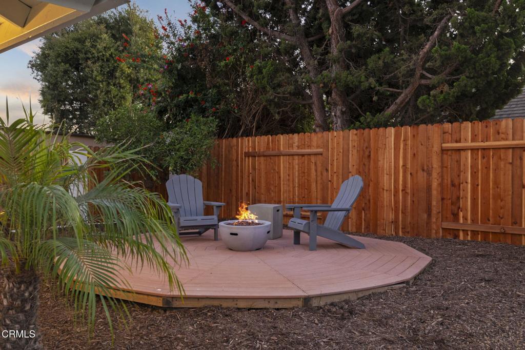 Beverly Glenn 4 - 1296 - Residential