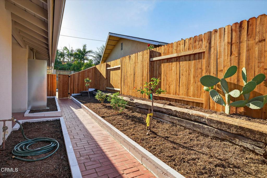Beverly Glenn 4 - 1296 - Residential