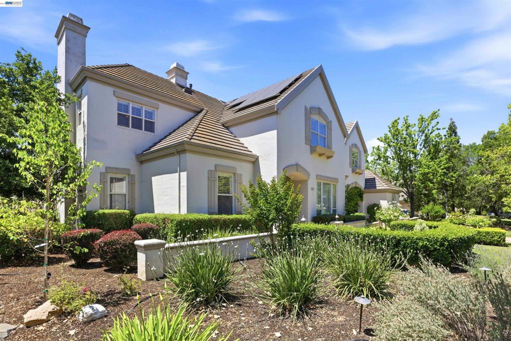 3019 E. Ruby Hill Dr.