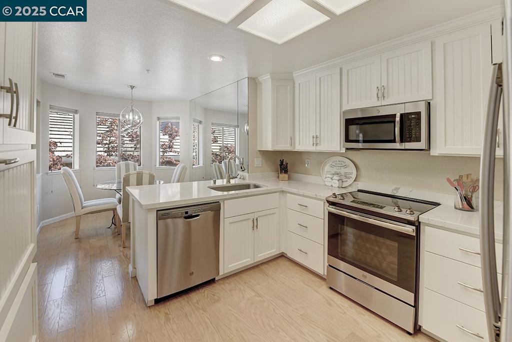 ROSSMOOR - Residential
