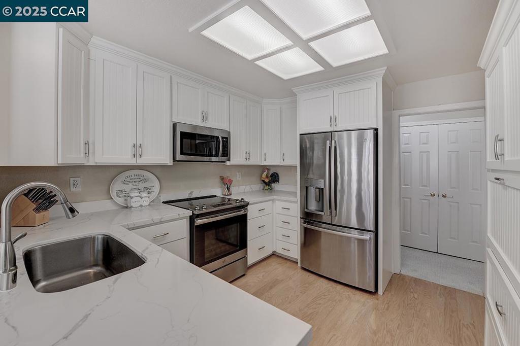 ROSSMOOR - Residential