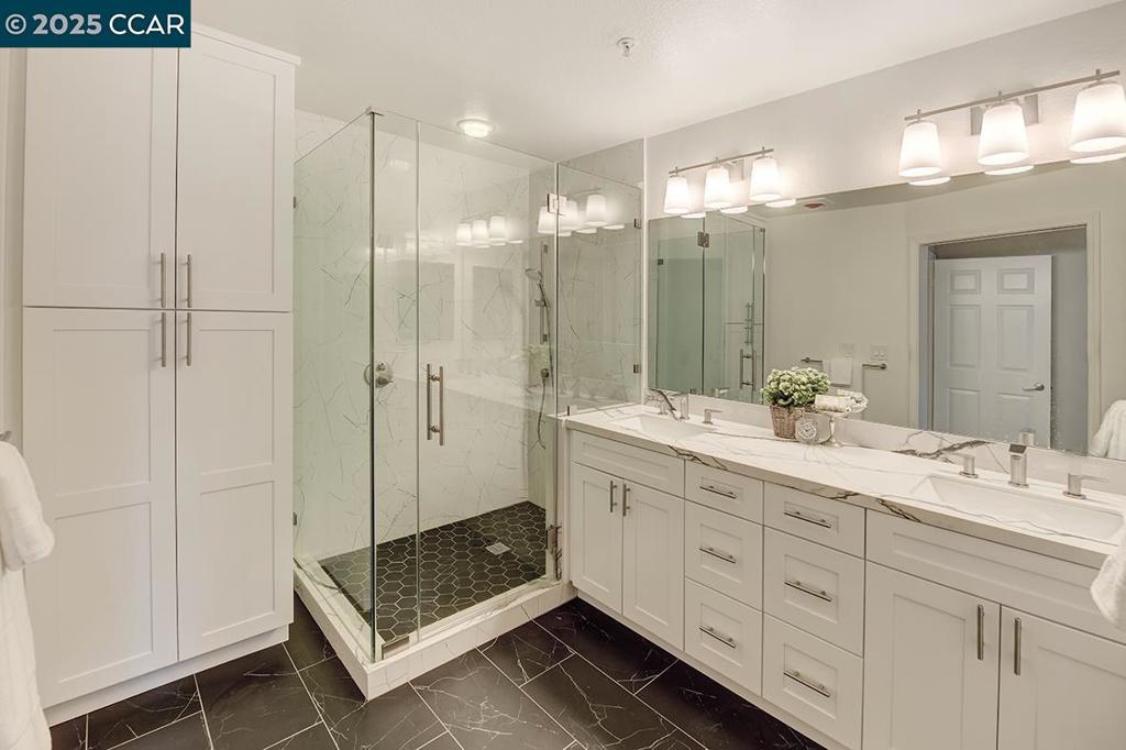 ROSSMOOR - Residential