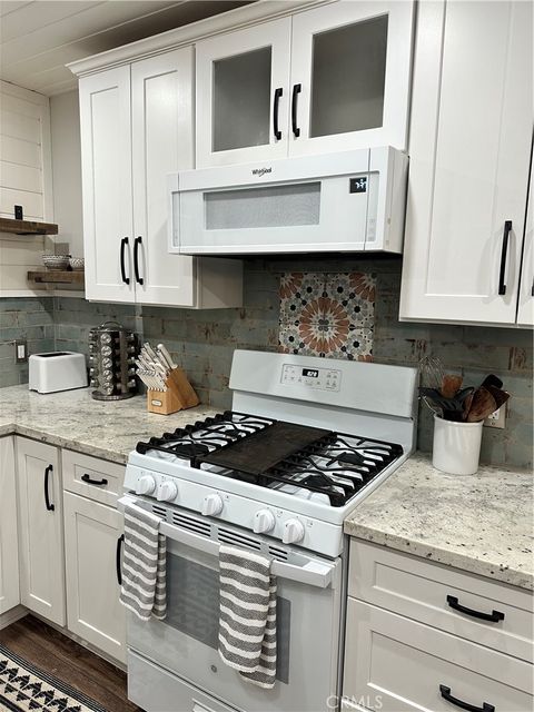 Photo of 362 Heliotrope Dr, Lake Arrowhead, CA 92352 (MLS # OC26017525)