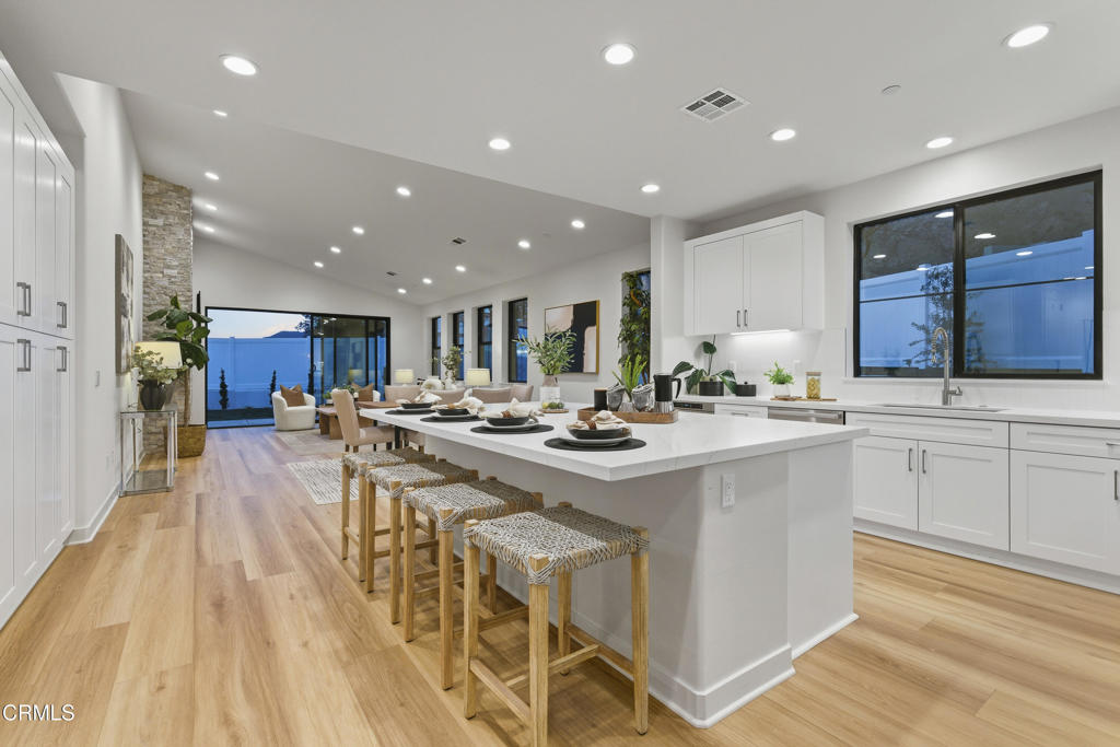16 W Pine Street