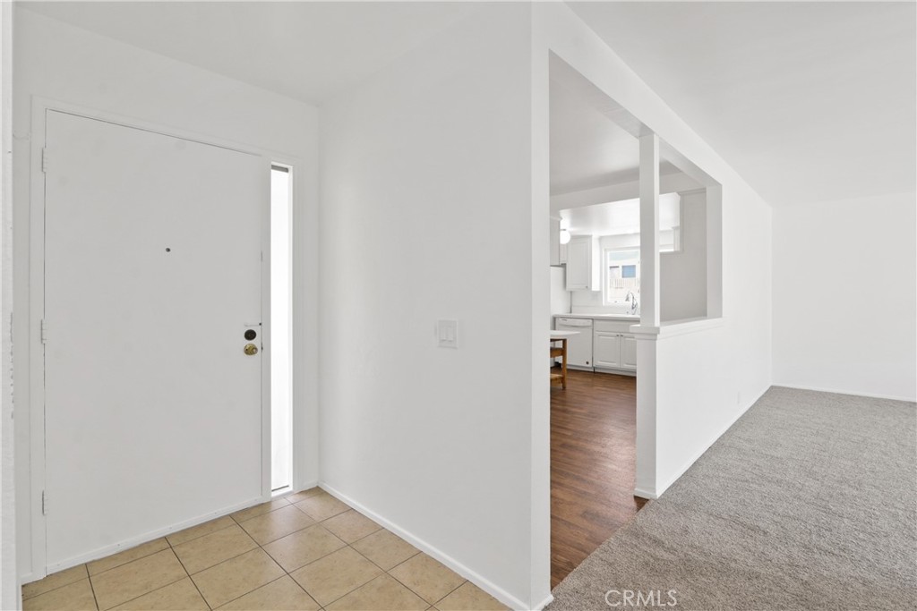 1837 E Denwall