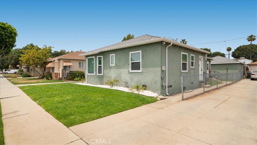 2436 & 2438 W Repetto Avenue