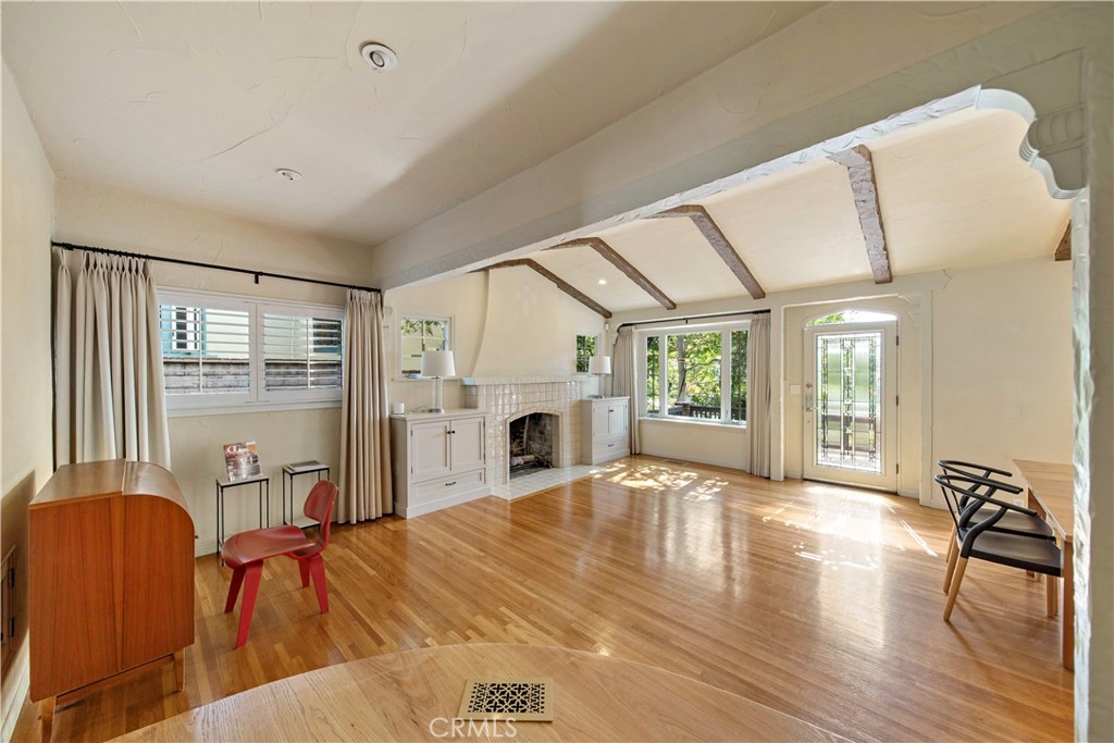 1911 Pepper Dr