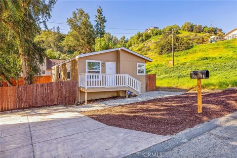 17603 Hays Lake Elsinore CA 92530