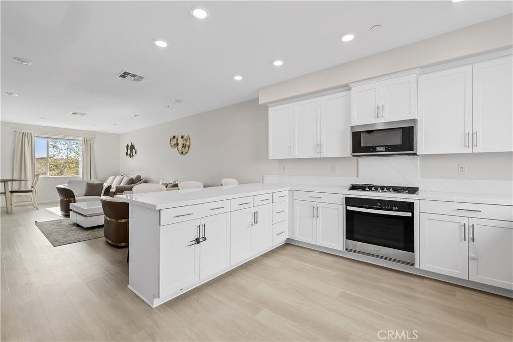Photo of 27579 Sanctuary Ct. Ct, Valencia, CA 91381 (MLS # SR25220052)