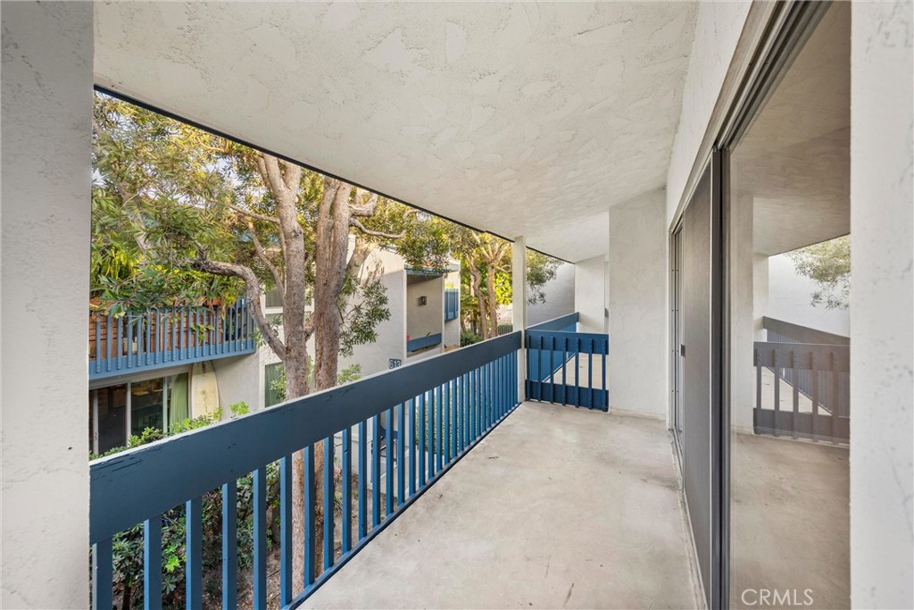 814 Camino Real 203
