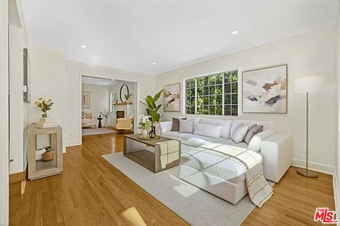 Photo of 7621 Norton Avenue, West Hollywood, CA 90046 (MLS # 26638003)