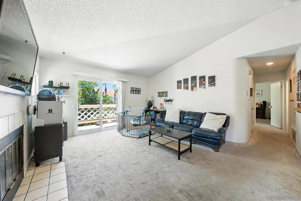 9438 Twin Trails Dr 202