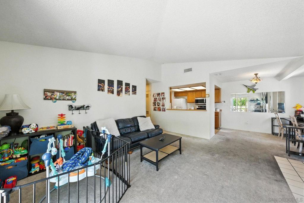 9438 Twin Trails Dr 202