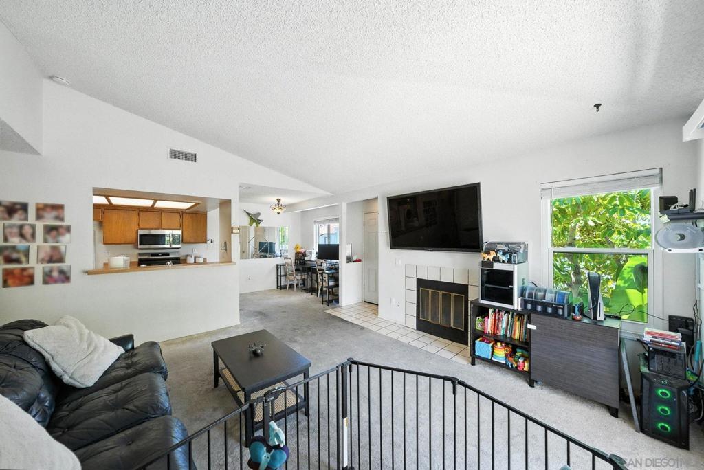 9438 Twin Trails Dr 202