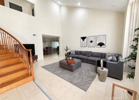 Photo of 18210 Hatteras St, Tarzana, CA 91356 (MLS # SR26136826)