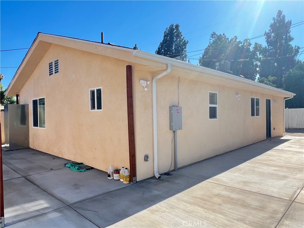 Brand new 1,200 square feet ADU located at 6863 Winnetka Ave. 3-bathrooms plus 2 full bathrooms laminated flooring throughout, the back house of can be either enter from the alley or from the front house (6863). The home is fully equipped with separate electrical meter & a solar penal system for energy efficiency. Freshly painted inside and out, this ADU was built with all new services and completed with full city permits and inspections.