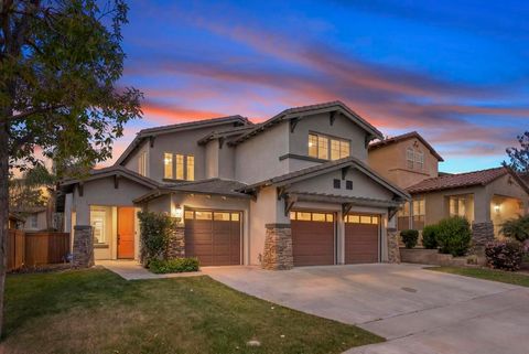 Photo of 2609 Saddleback St St, Chula Vista, CA 91914 (MLS # 260005856SD)