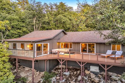 Photo of 52300 Sylvan Way, Idyllwild, CA 92549 (MLS # 219137253DA)