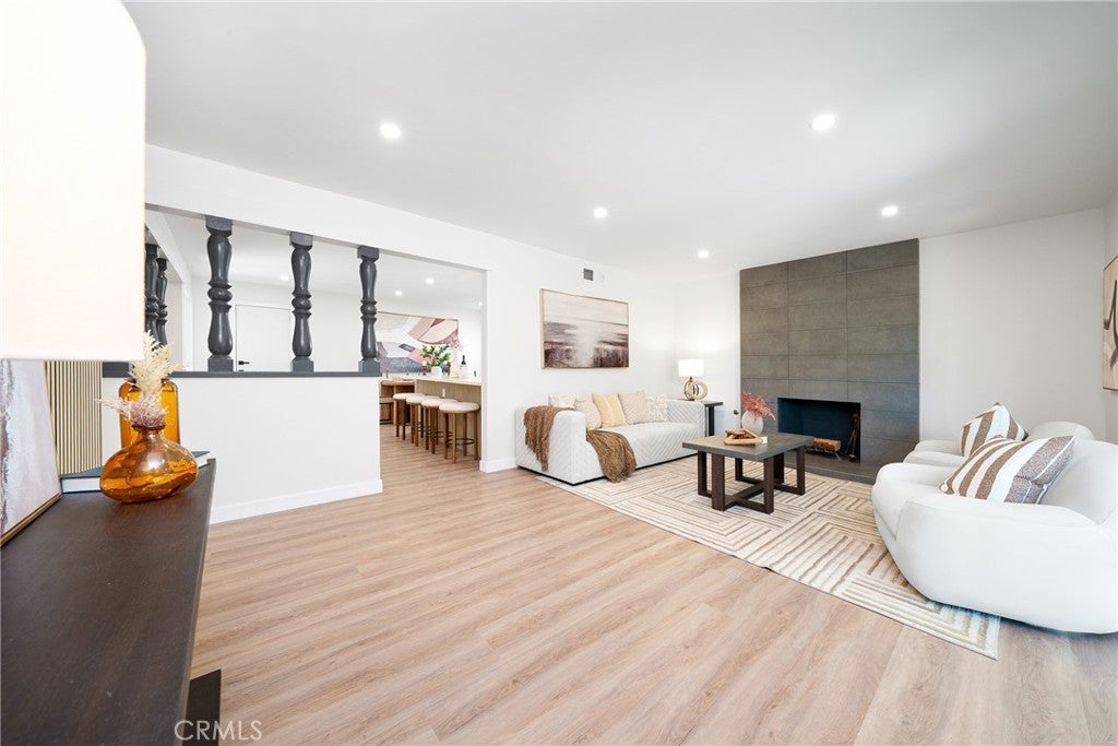 1846 Holly Oak