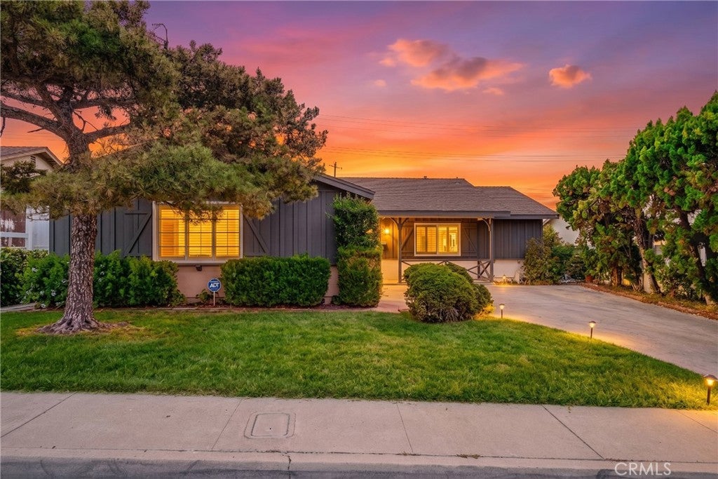 1846 Holly Oak