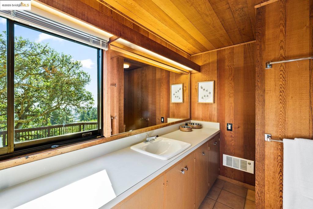 N BERKELEY - Residential