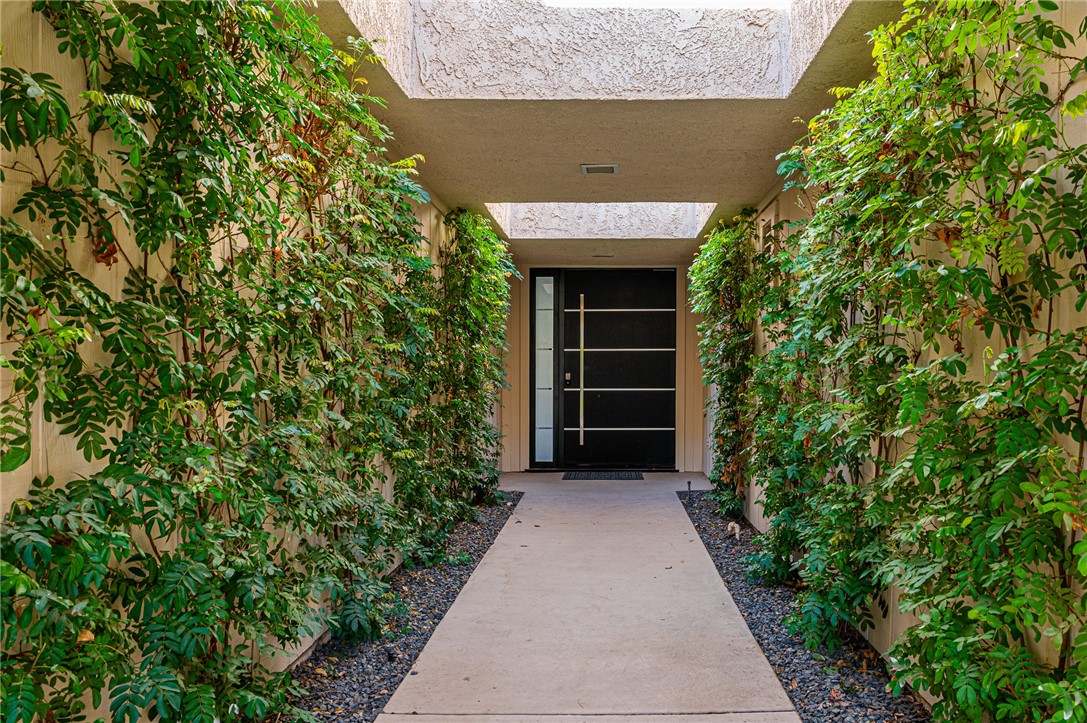 The Springs C.C. (32198) - Residential Lease