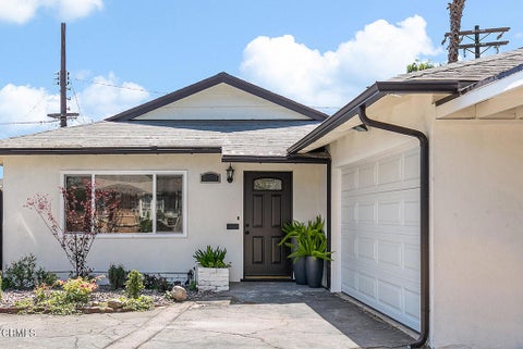 Photo of 2211 1/8 Casitas Avenue Ave, Altadena, CA 91001 (MLS # P1-28765)
