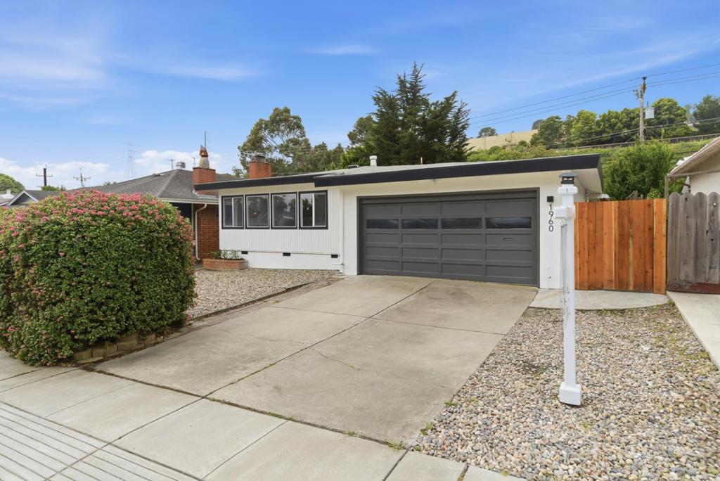 1960 Earl Avenue