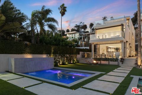 938 Palisades Beach Road Santa Monica CA 90403