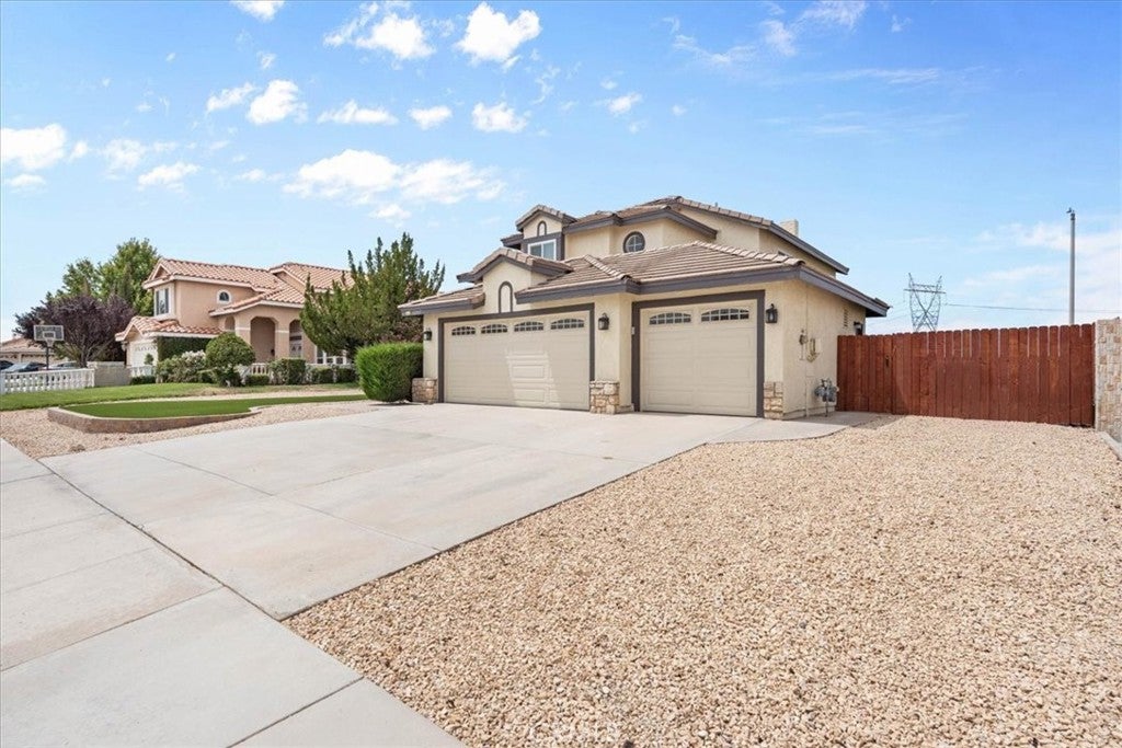 12242 San Ysidro