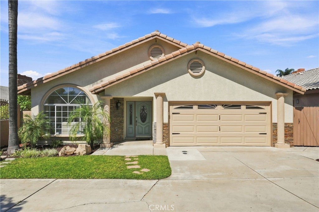 1819 S Lark Ellen