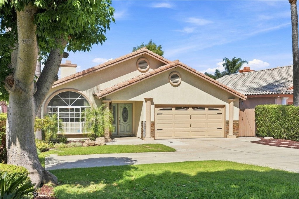 1819 S Lark Ellen