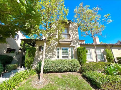 Photo of 82 Passage, Irvine, CA 92603 (MLS # OC25241473)