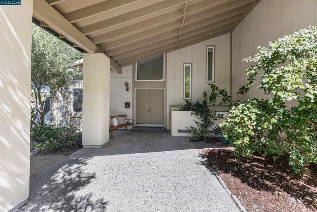 7 Leeds Ct