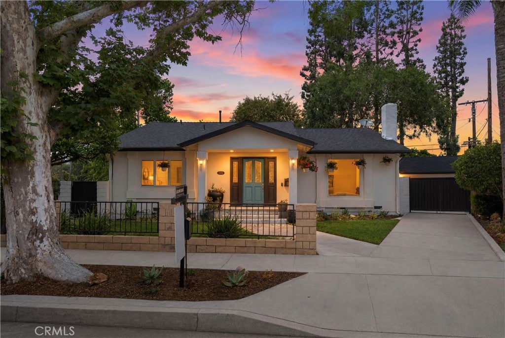 6813 E Los Santos DR, Long Beach CA 90815