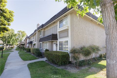 Photo of 14256 Bolsa Chica Rd, Westminster, CA 92683 (MLS # OC25251483) Photo of 14256 Bolsa Chica Rd, Westminster, CA 92683 (MLS # OC25251483)